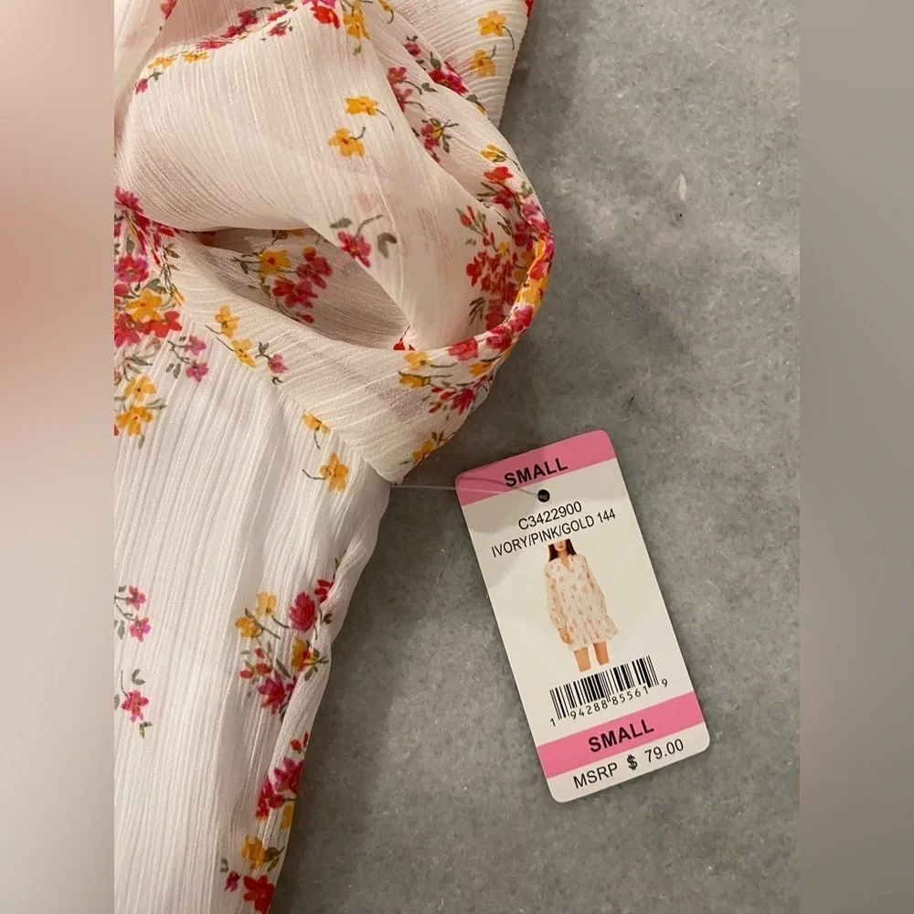 NWT Vince Camuto Size S White Floral Ruffle Flowy Long Sleeve Sheer Mini Dress